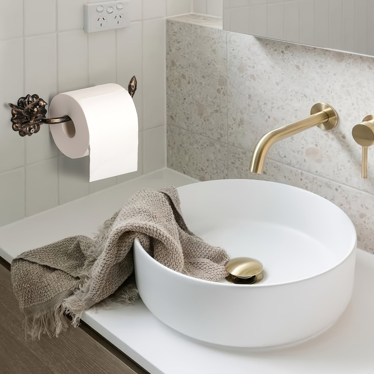 Retro Bird Design Metal Towel Holder Wall Mounted Iron Rack