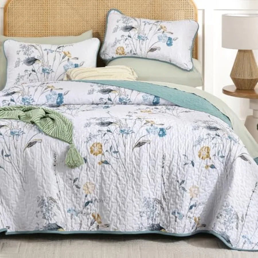3 Pieces Quilt Set Size, Floral Botanical Plants Pattern Bedspread Coverlet Set with 2 Pillowcases, Soft Lightweight Microfiber