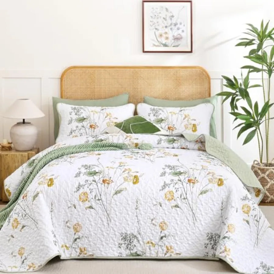 3 Pieces Quilt Set Size, Floral Botanical Plants Pattern Bedspread Coverlet Set with 2 Pillowcases, Soft Lightweight Microfiber
