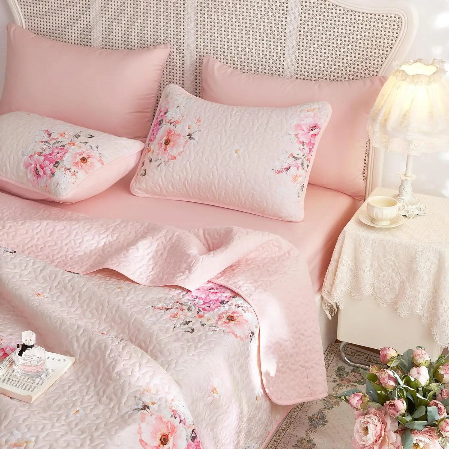 Floral Shabby Chic Quilt Set 3 Pieces Light Pink Reversible Bedspread Coverlet for Queen Full Bed