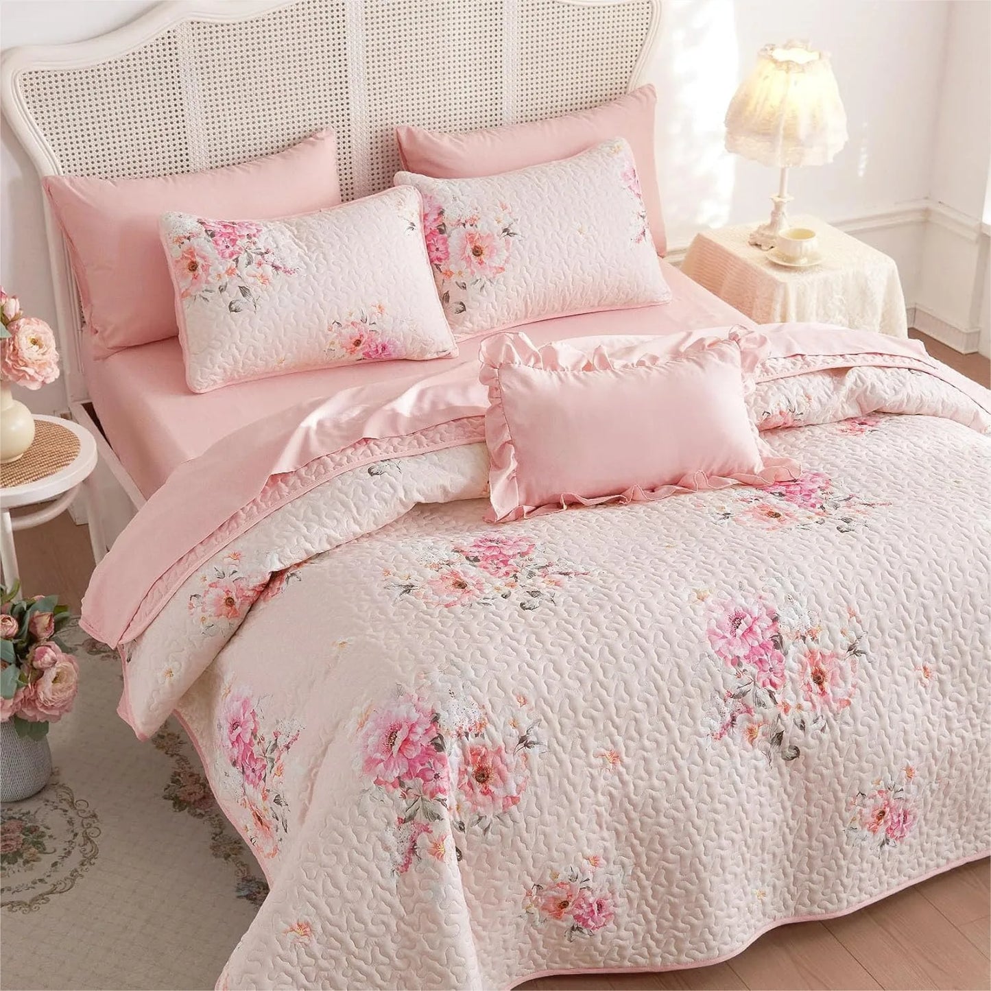 Floral Shabby Chic Quilt Set 3 Pieces Light Pink Reversible Bedspread Coverlet for Queen Full Bed
