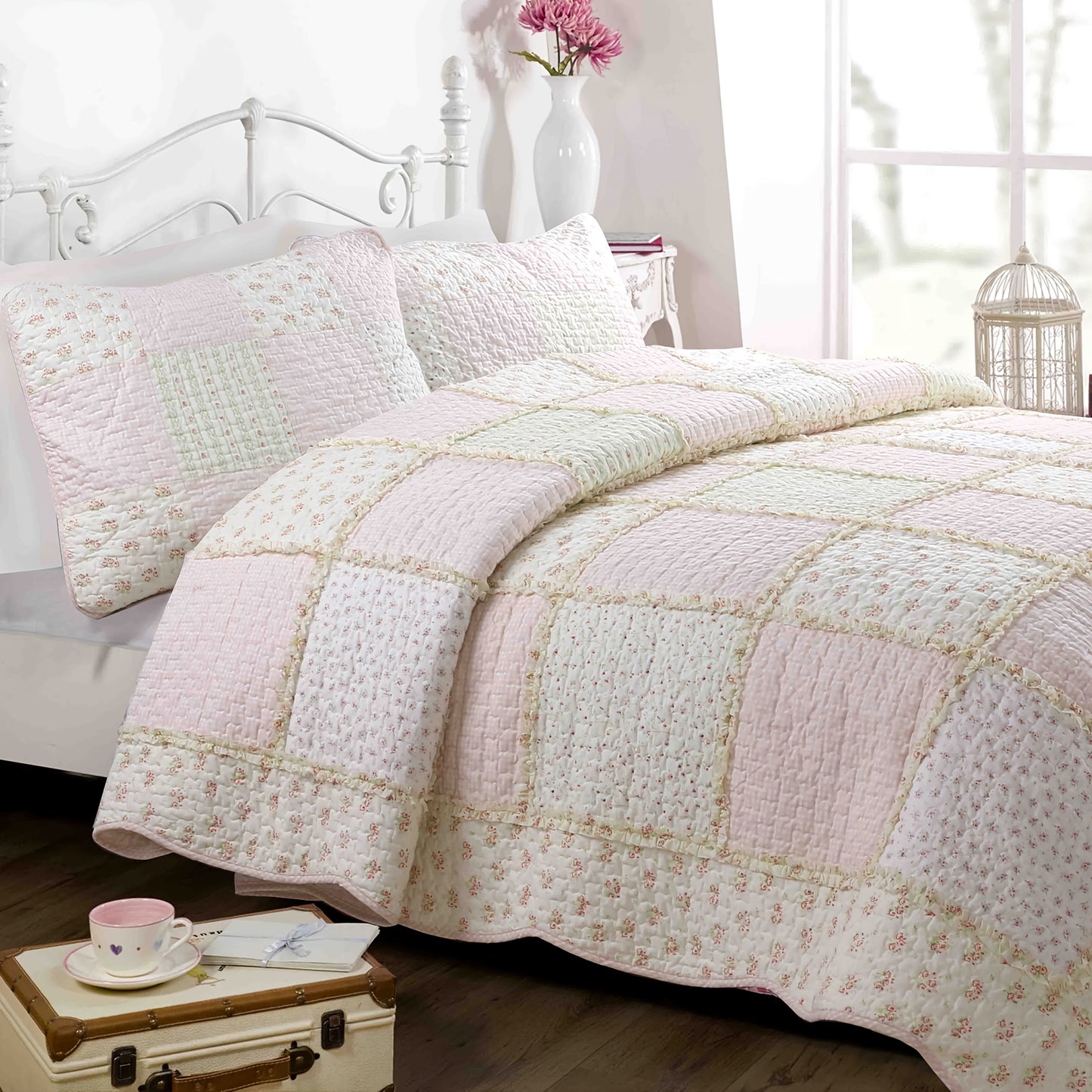Lightweight Reversible Floral Bedspread Set Patchwork Cotton