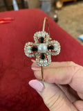 Handmade Gold Floral Bracelet: Pearl & Jewel Charm