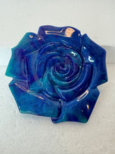Resin rose shaped hot pads to set your table