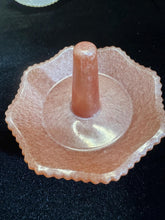 ruffled edge resin ring holders in varied colors