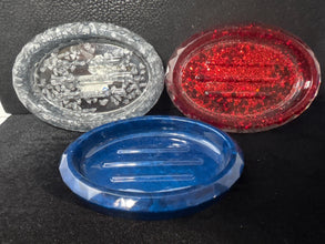resin soap dishes of varied mediums in resin